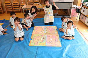 絵画教室　お父さんの絵を描きました　うさぎ・りす・ことり
