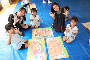 絵画教室　お父さんの絵を描きました　うさぎ・りす・ことり
