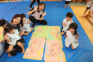絵画教室　お父さんの絵を描きました　うさぎ・りす・ことり