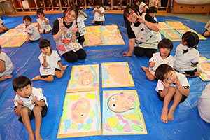 絵画教室　お父さんの絵を描きました　うさぎ・りす・ことり