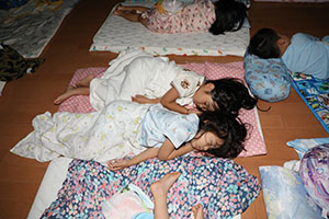 年長お泊り保育1. 　朝の寝顔　ー２日目－　 NO．1