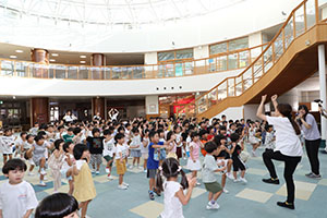 年長お泊り保育2.　パイナポー体操・アチャー　　ー２日目－
