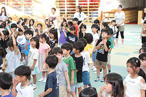 年長お泊り保育2.　パイナポー体操・アチャー　　ー２日目－