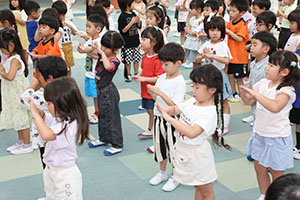 年長お泊り保育2.　パイナポー体操・アチャー　　ー２日目－