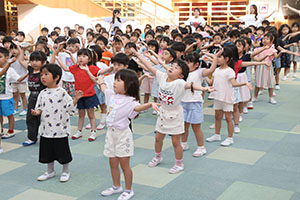 年長お泊り保育2.　パイナポー体操・アチャー　　ー２日目－