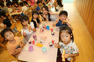年長お泊り保育3.　みんなで朝ごはん　ー２日目－