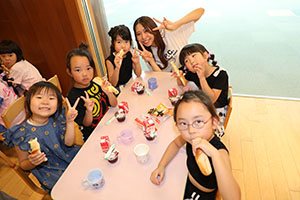 年長お泊り保育3.　みんなで朝ごはん　ー２日目－