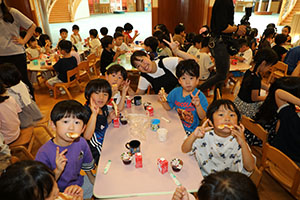 年長お泊り保育3.　みんなで朝ごはん　ー２日目－