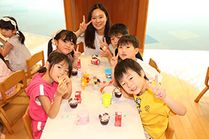 年長お泊り保育3.　みんなで朝ごはん　ー２日目－