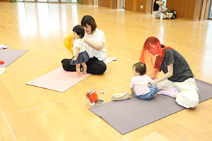 ベビトレヨガ　「nicoly」