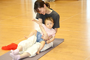 ベビトレヨガ　「nicoly」