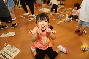 新聞紙あそび　あひる