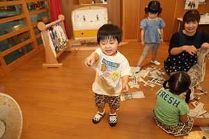 新聞紙あそび　あひる