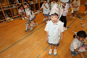新聞紙が大変身！　ぱんだ
