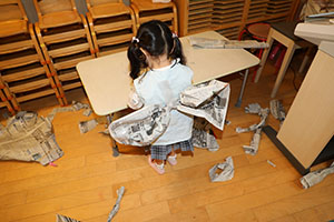 新聞紙が大変身！　ぱんだ