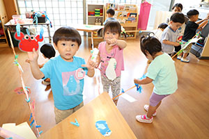 洗濯ばさみ遊び　ひよこ