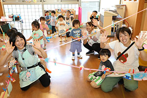 洗濯ばさみ遊び　ひよこ