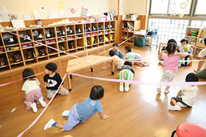 洗濯ばさみ遊び　ひよこ