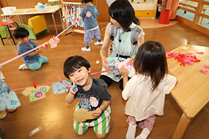 洗濯ばさみ遊び　ひよこ