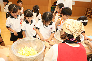 年長お泊り保育１・いってきます・野菜切り体験