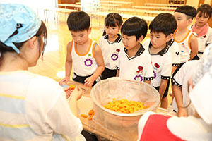 年長お泊り保育１・いってきます・野菜切り体験