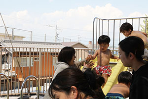 8月生まれのお誕生会　ー金魚すくいー　ひよこ・あひる・ぺんぎん