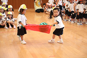 8月生まれのお誕生会　ースイカ運びリレーー　年少組