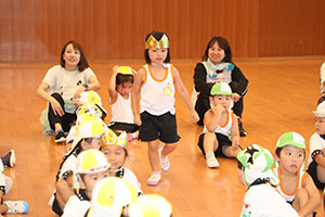 8月生まれのお誕生会　ースイカ運びリレーー　年少組
