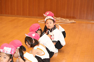8月生まれのお誕生会　ーつなひきー　年中組