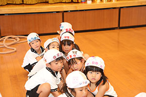 8月生まれのお誕生会　ーつなひきー　年中組