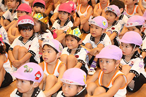 8月生まれのお誕生会　ーつなひきー　年中組
