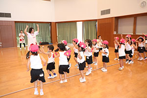 8月生まれのお誕生会　ーつなひきー　年中組