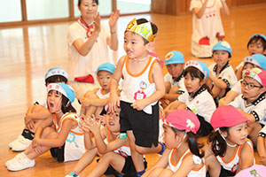 8月生まれのお誕生会　ーつなひきー　年中組