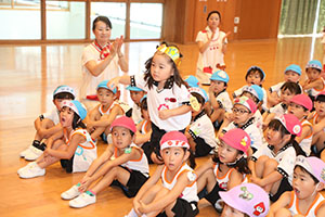 8月生まれのお誕生会　ーつなひきー　年中組