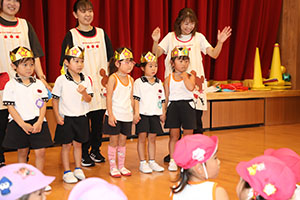 8月生まれのお誕生会　ーつなひきー　年中組
