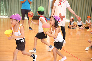 8月生まれのお誕生会　ーいろいろリレーー　年長組