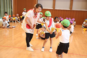 8月生まれのお誕生会　ーいろいろリレーー　年長組