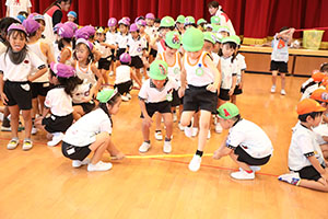 8月生まれのお誕生会　ーいろいろリレーー　年長組