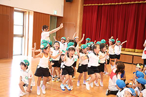 8月生まれのお誕生会　ーいろいろリレーー　年長組