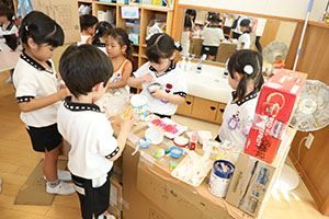 お店やさんを作ろう！　ひまわり・ばら・すみれ
