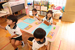 どんぐりの制作　うさぎ
