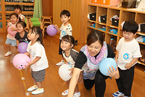 風船遊び　ぺんぎん
