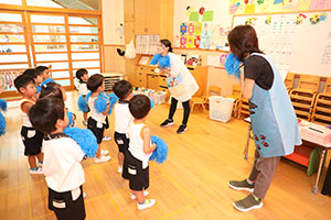 運動会　リズム活動の練習　こあら
