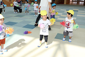 運動会　リズム活動の練習　2歳児クラス