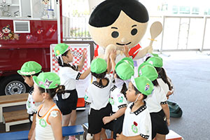 キッチンカーイベント♪　～お米のジェラート～　年長組