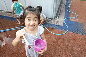 今年度最後の水遊び　楽しかったね　2歳児クラス