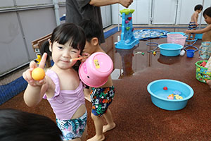 今年度最後の水遊び　楽しかったね　2歳児クラス