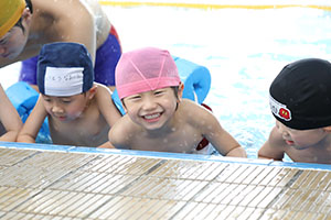 スイミングクラブへ行きました　ばら・すみれ