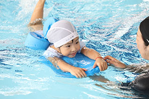 スイミングクラブへ行きました　ばら・すみれ