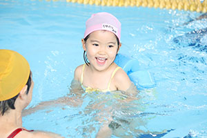 スイミングクラブへ行きました　ばら・すみれ